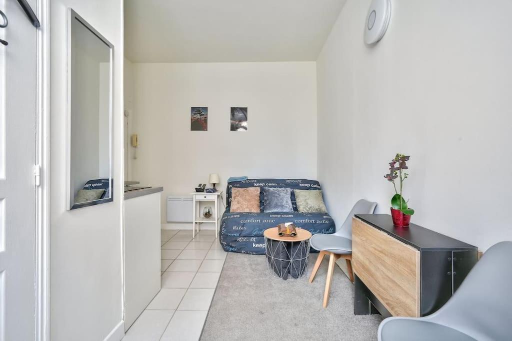 Magnificent Studio Near Paris กลีชี ภายนอก รูปภาพ